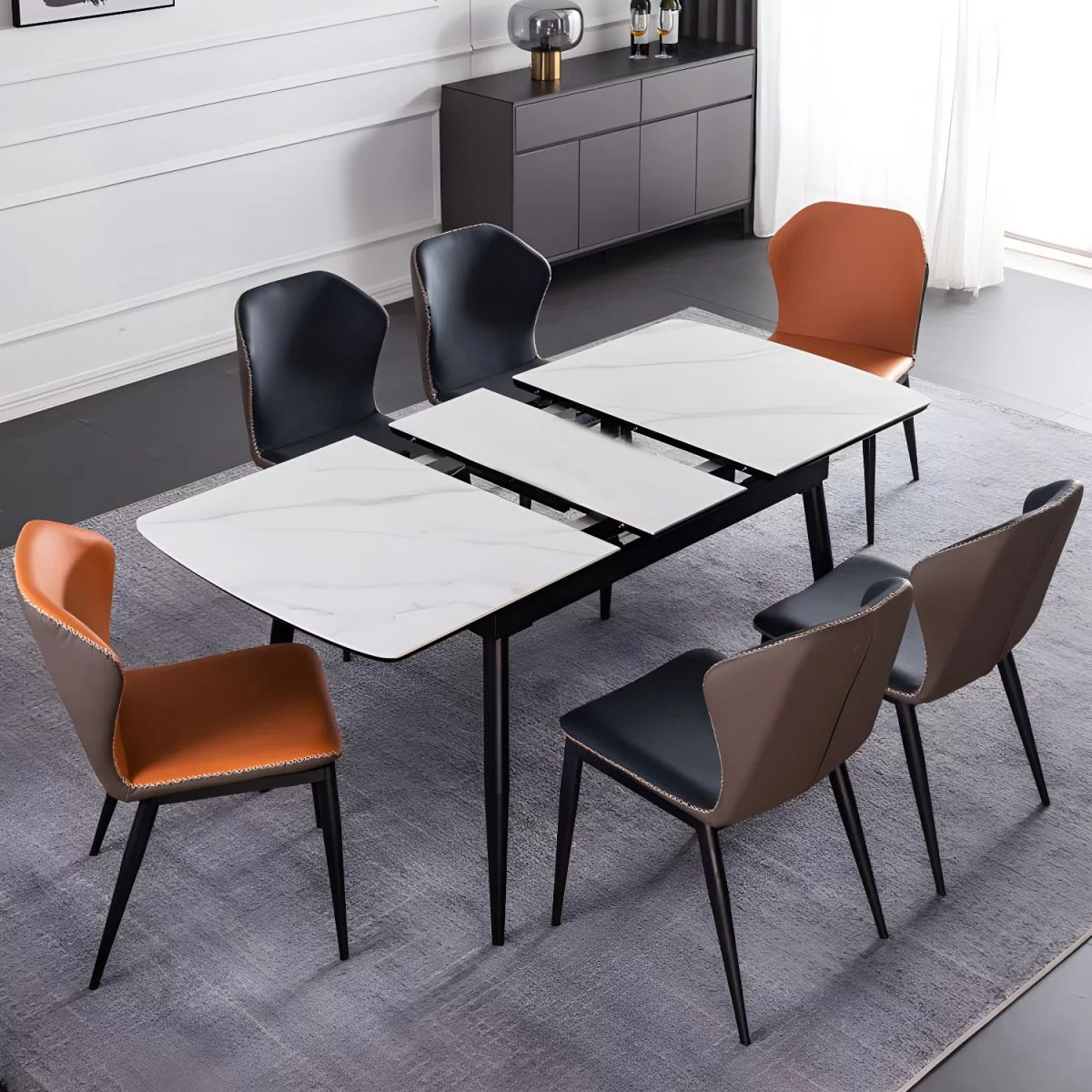 Մետաղական ոտքերով և քարե ծածույթով։